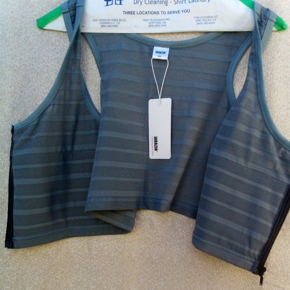 NWT! Zip-Front Sport Bra - Picture 5 of 16